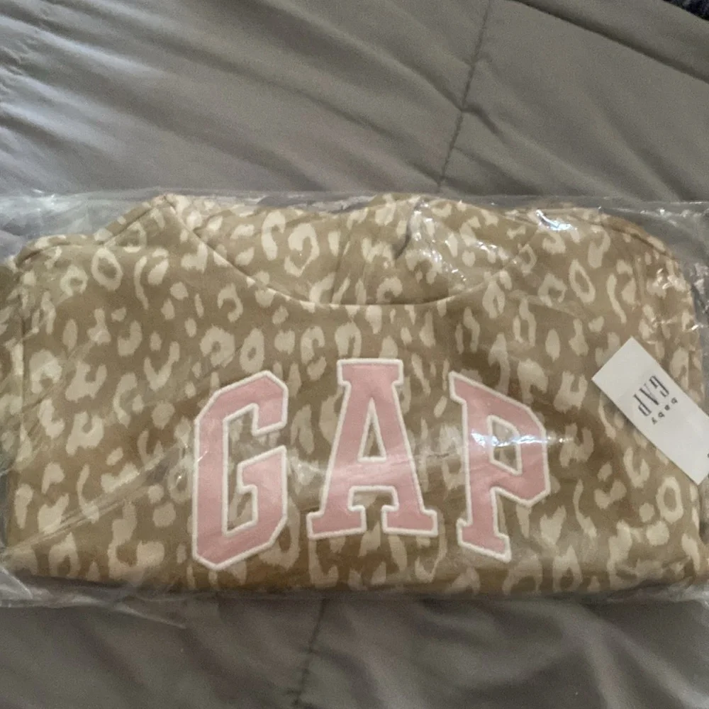 BabyGap Relaxed Cheetah Logo Graphic Hoodie